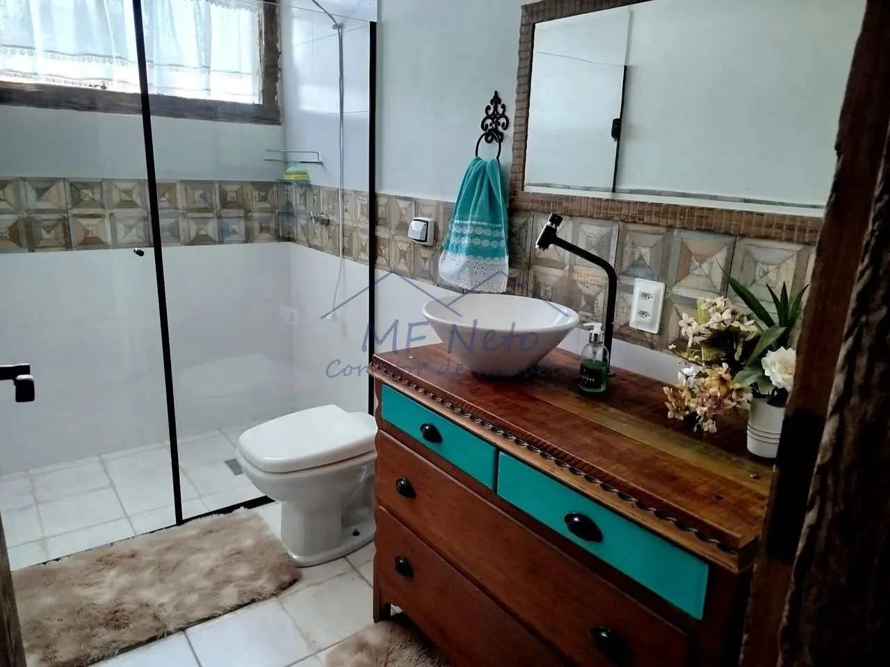 Imagem Casa em condomínio de chácaras à 300 m do centro

Área total 671 m2- área construída 240 M2

C...