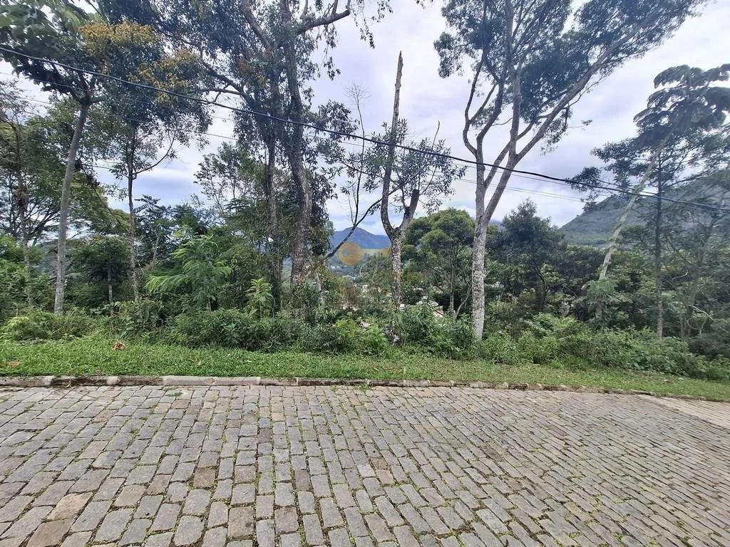 Imagem Terreno em Condomínio para Venda em Teresópolis / RJ no bairro Parque do Imbui