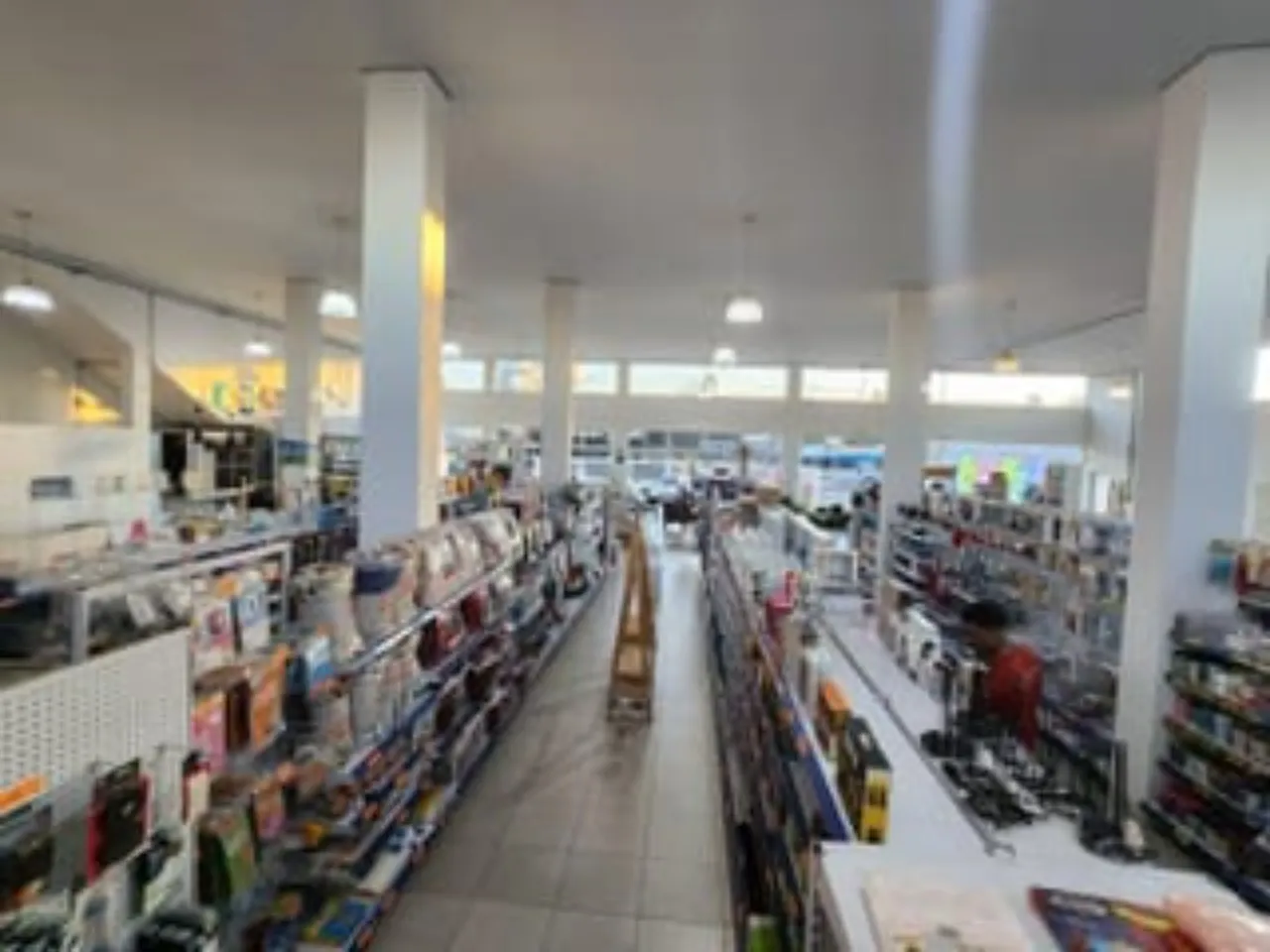 Imagem Galpão Comercial de Alto Padrão na Vila Nova Sorocaba: 5 Salas, 5 Banheiros, 10 Vagas de Garagem, 1.327m². Venda ou Locação!