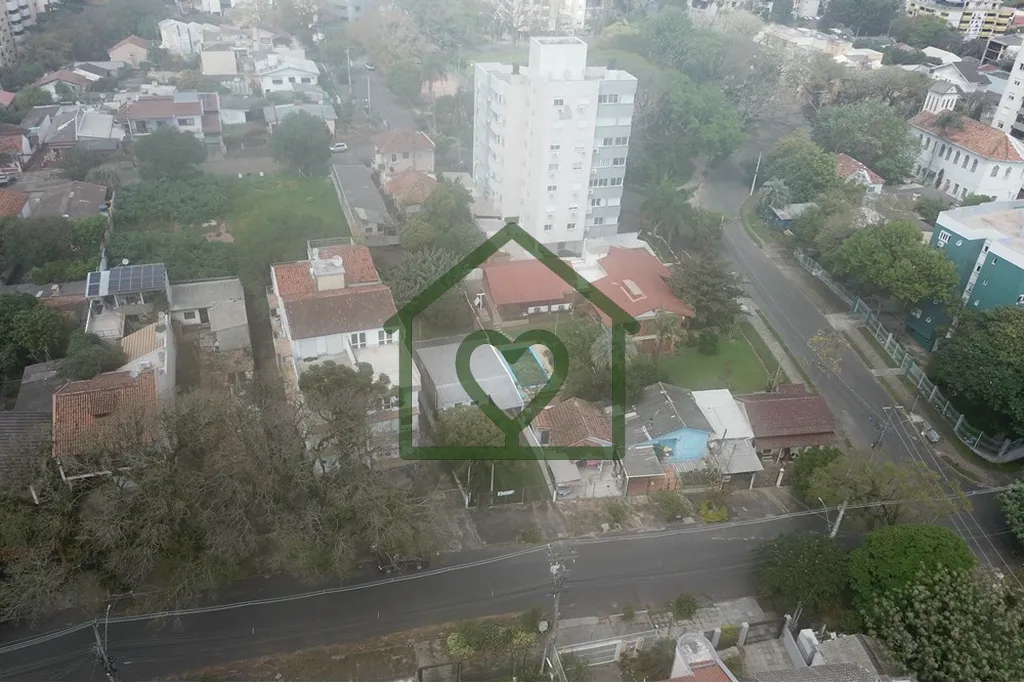 Imagem Terreno plano com 352m² localizado na Rua Edmundo Bastian 1155 no bairro Cristo Redentor medindo 8,...