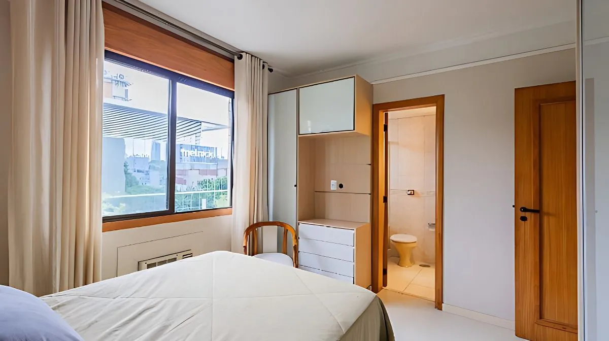 Imagem Vende-se apartamento com 2 quartos( 1 suíte), 96m², sacada e 2 vagas - Mont Serrat