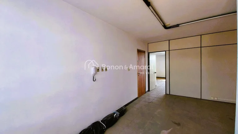 Imagem Excelente sala comercial no centro de Valinhos, disponível para venda ou locação.

Localizada no ...