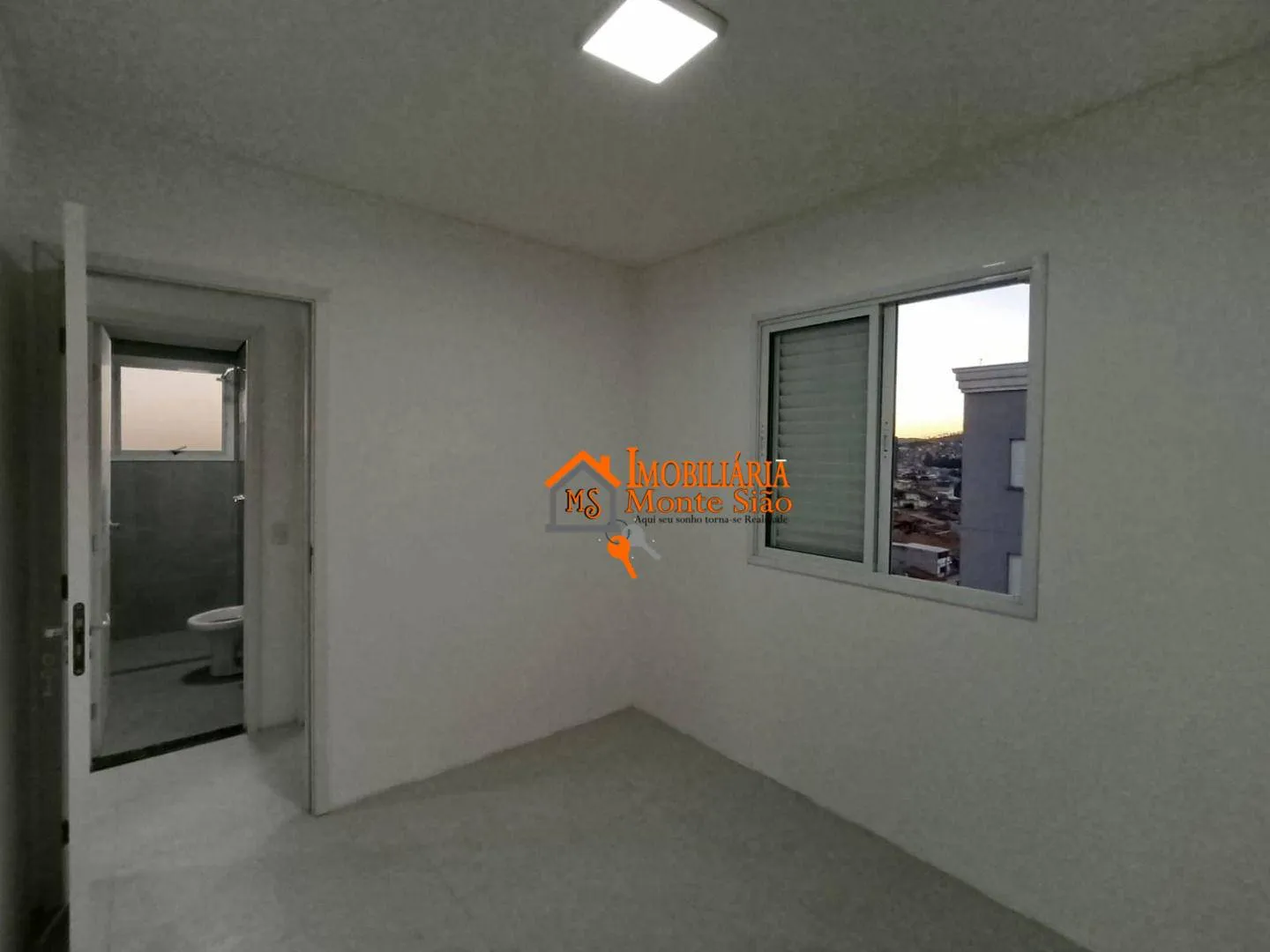 Imagem Apartamento com 2 dormitórios para alugar, 50 m² por R$ 2.880,00/mês - Vila Bremen - Guarulhos/SP