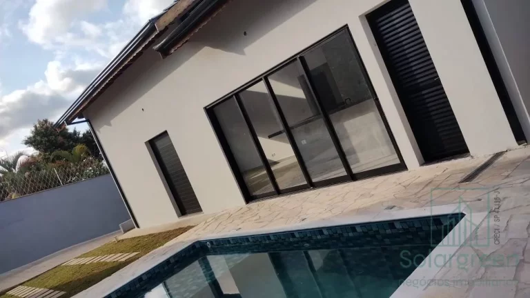 Imagem Casas Térreas com Piscina à Venda por 750 mil C/108 m²