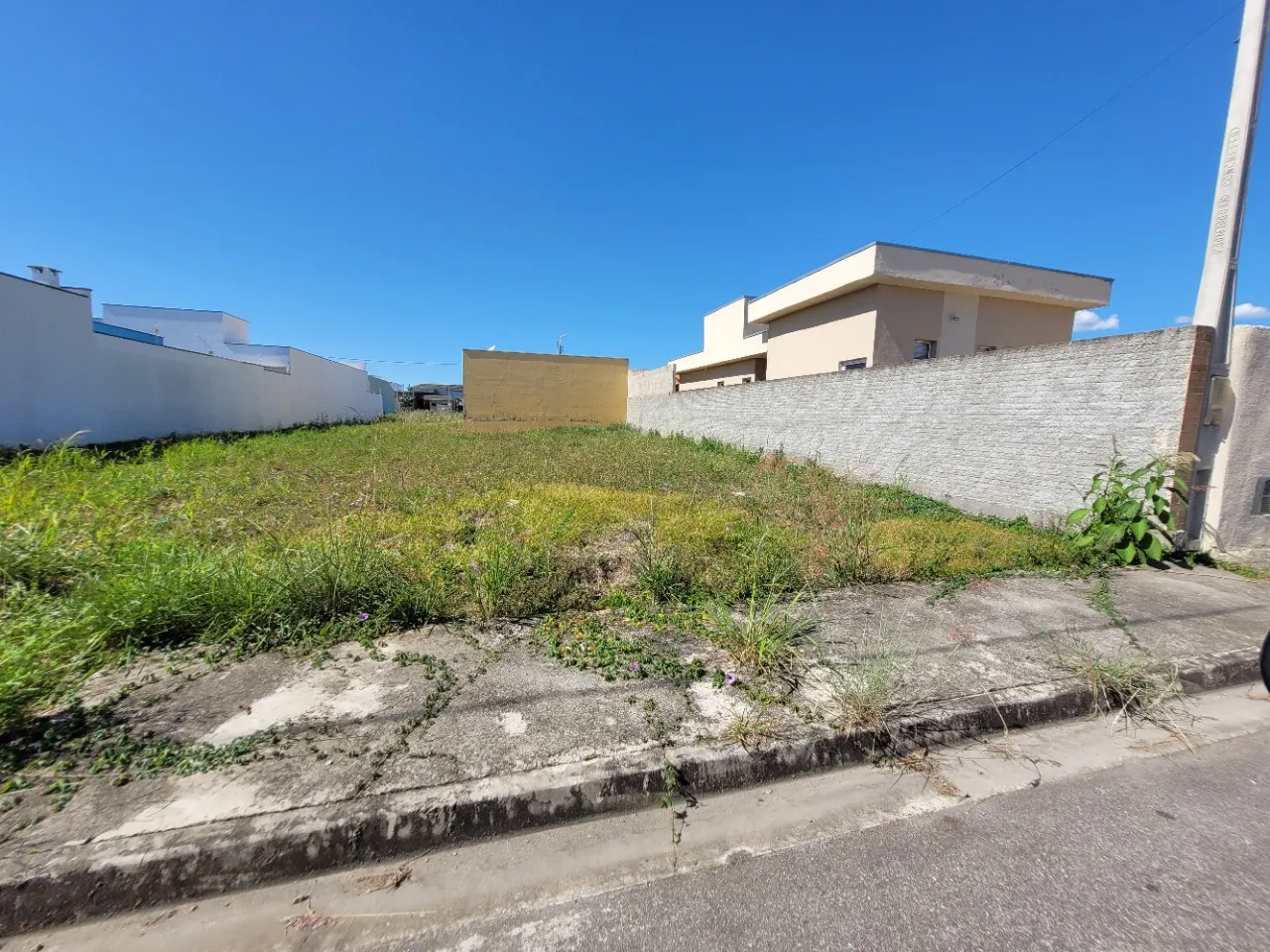 Imagem Terreno à venda com ótima topografia e localização, Loteamento Santa Clara, Pindamonhangaba, SP