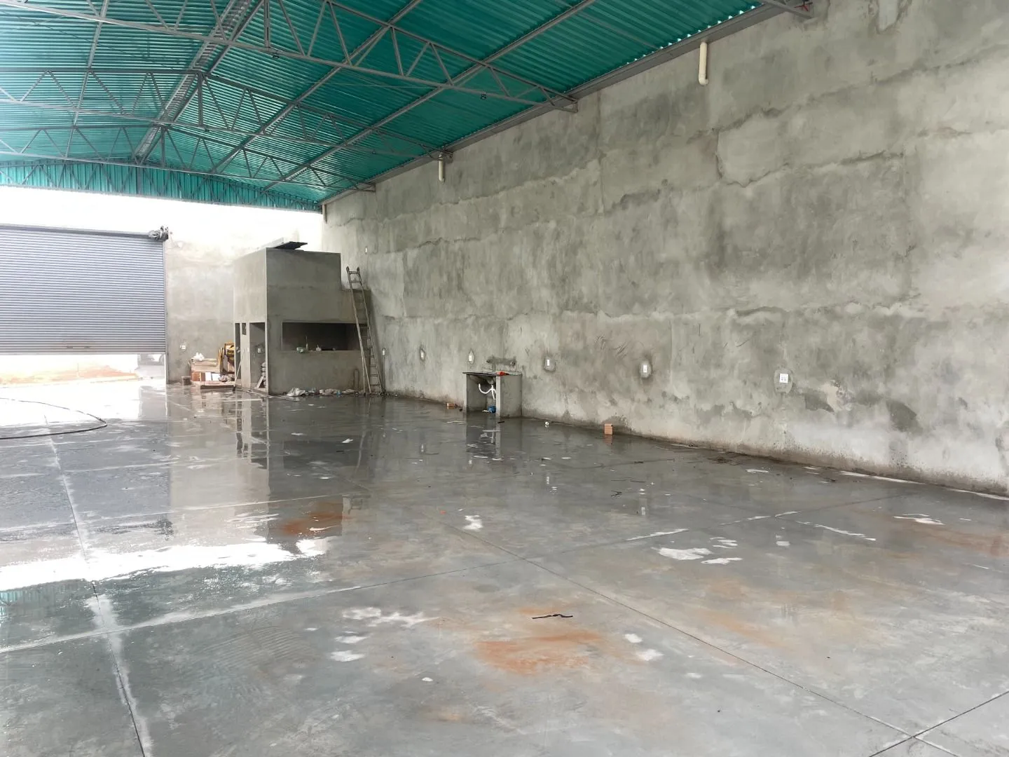 Imagem Barracão à venda, 335 m² por R$ 700.000,00 - Planalto - Patos de Minas/MG