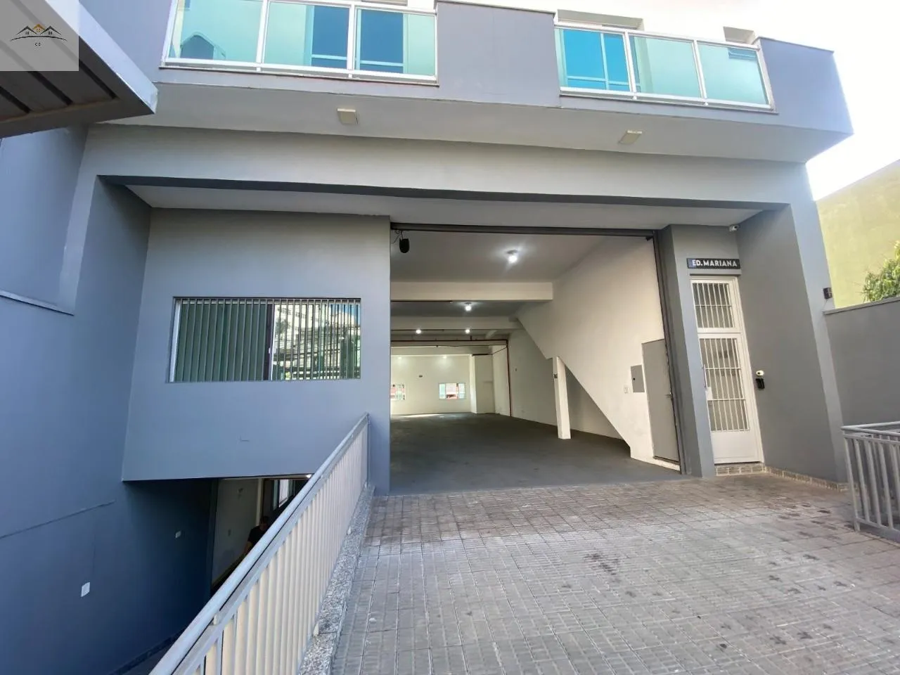 Imagem Salão comercial para locação em Osasco na Av. Santo Antônio 220m² pé direito 5,80m