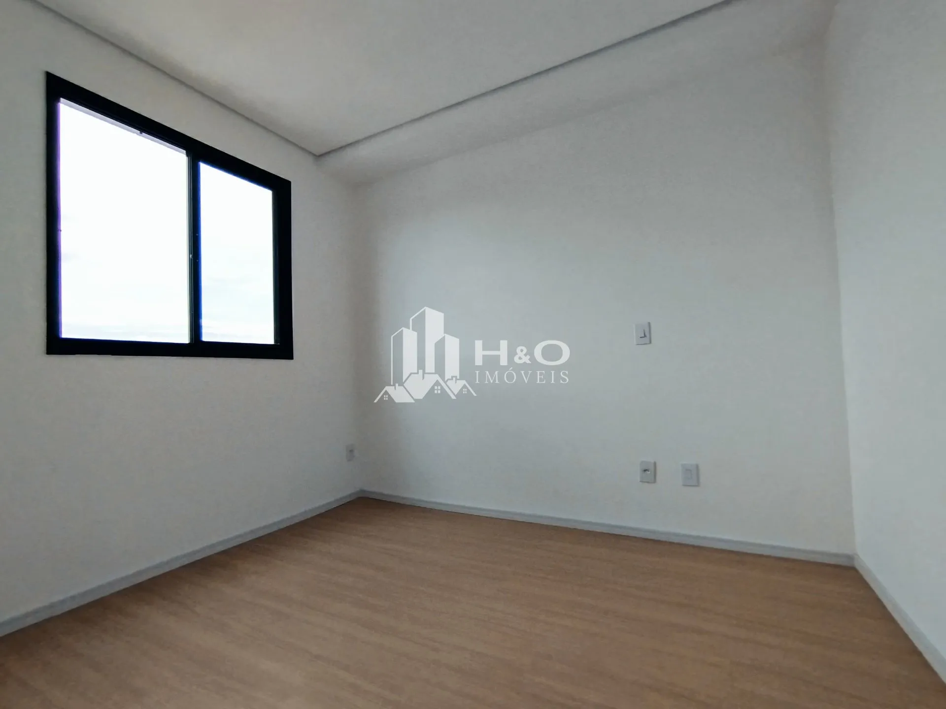 Imagem Oportunidade, Apartamento à venda no ARTUR ALVIM possui 40 metros quadrados com 2 quartos e uma vaga de garagem.