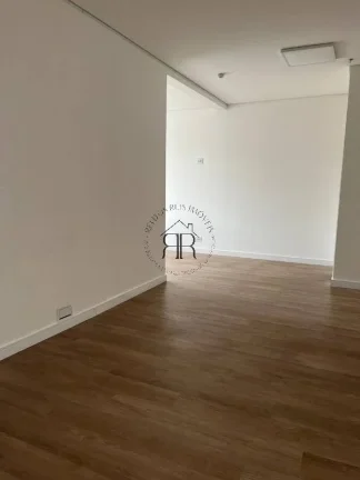 Imagem Sala comercial com 57m² muito bem distribuídos, piso vinílico de alto padrão com rodapé em toda...