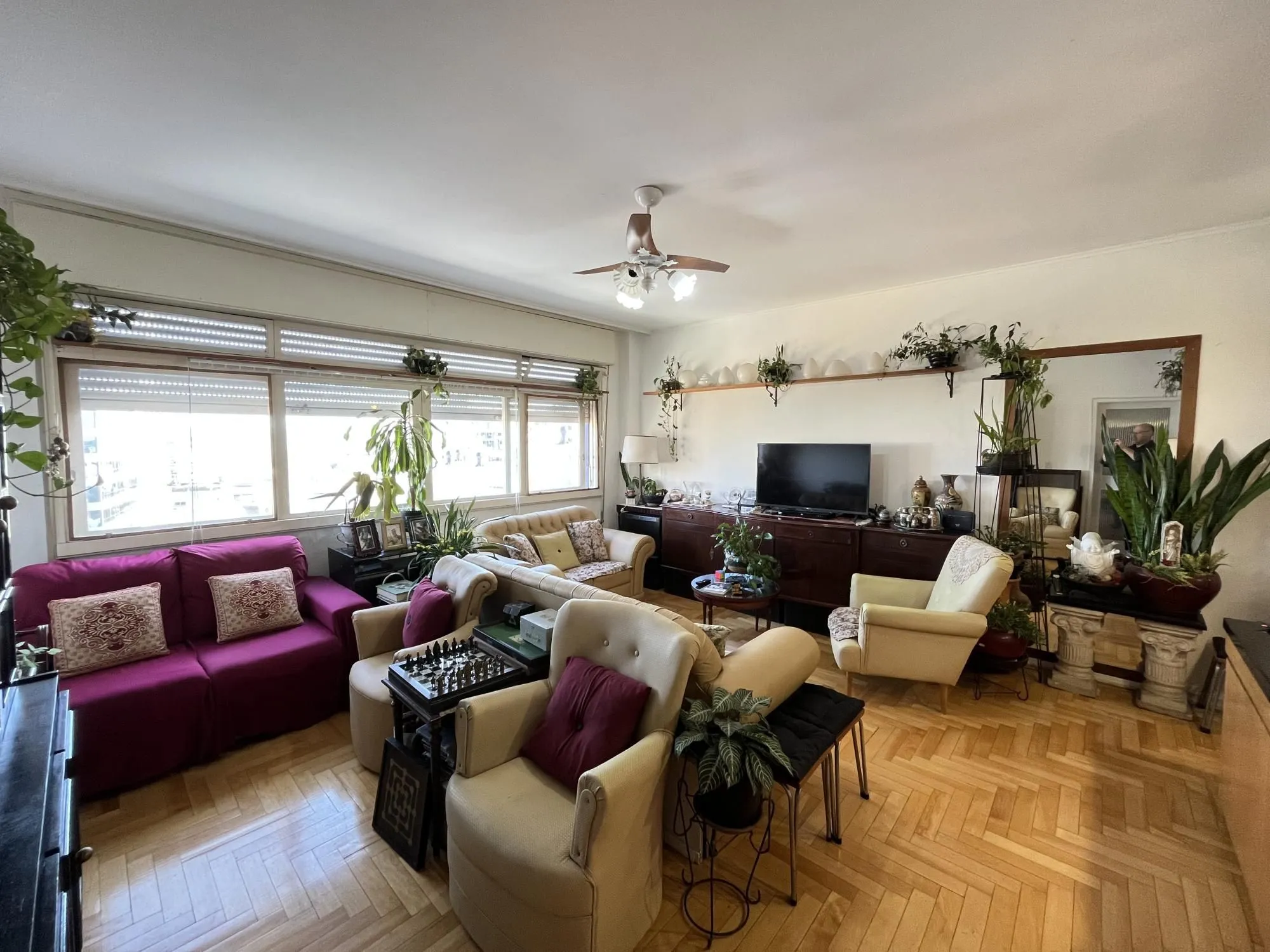 Imagem Apartamento de 3 quartos, suíte e 1 vaga de garagem no bairro Bom Fim em POA/RS