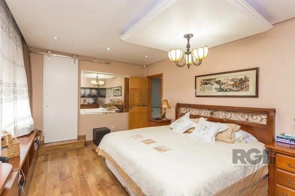 Imagem Casa com 3 dormitórios no bairro Jardim Lindóia