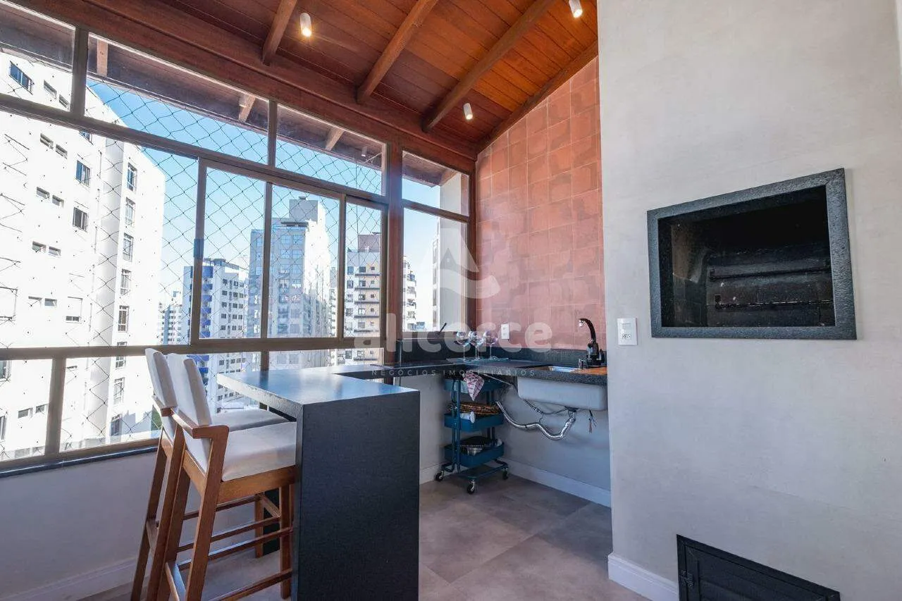 Imagem Apartamento Duplex à venda com 3 quartos1 suíte l 221,24m² l Centro Florianópolis/SC