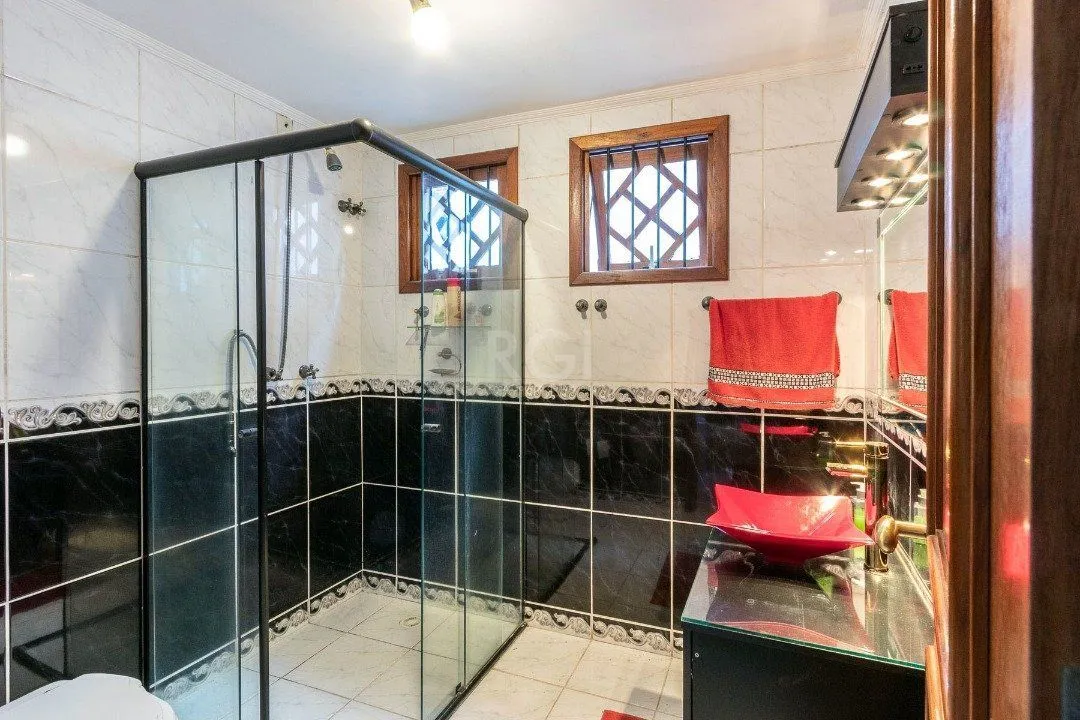 Imagem Casa para Venda - 451.63m², 5 dormitórios, sendo 1 suites, 4 vagas - Cristal
