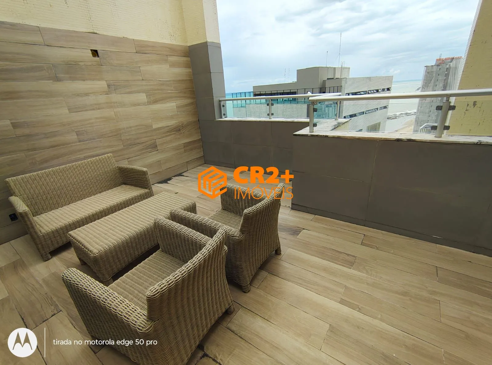 Imagem Vendo COBERTURA 140m2 01 quarto, 02 varandas, 01 vaga de garagem Beira mar em P