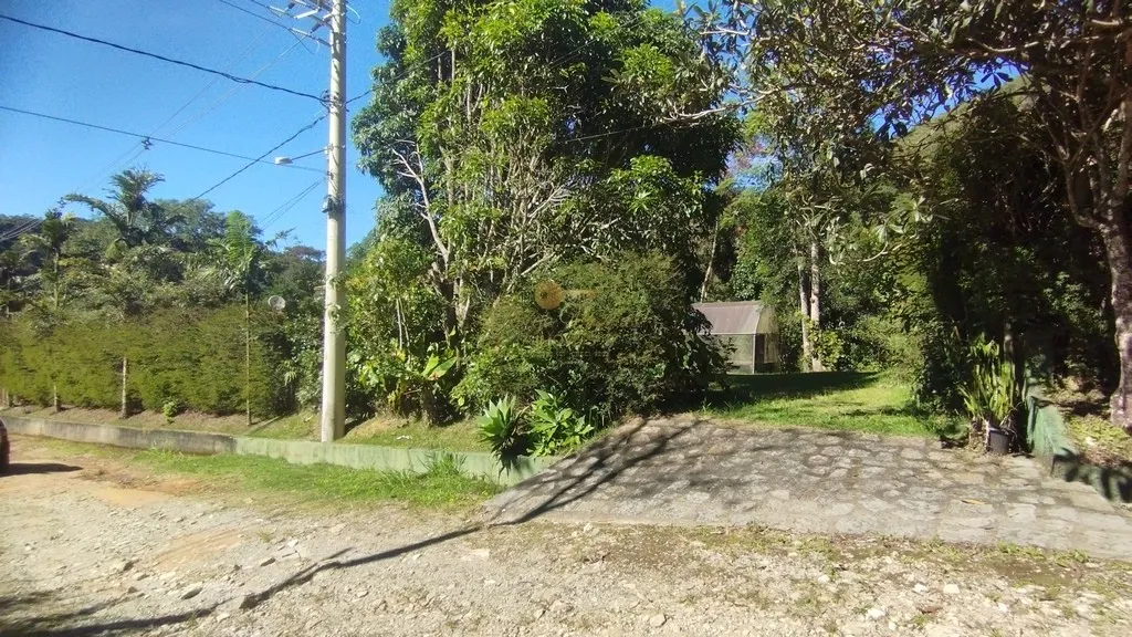 Imagem Terreno em Condomínio para Venda em Teresópolis / RJ no bairro Três Córregos
