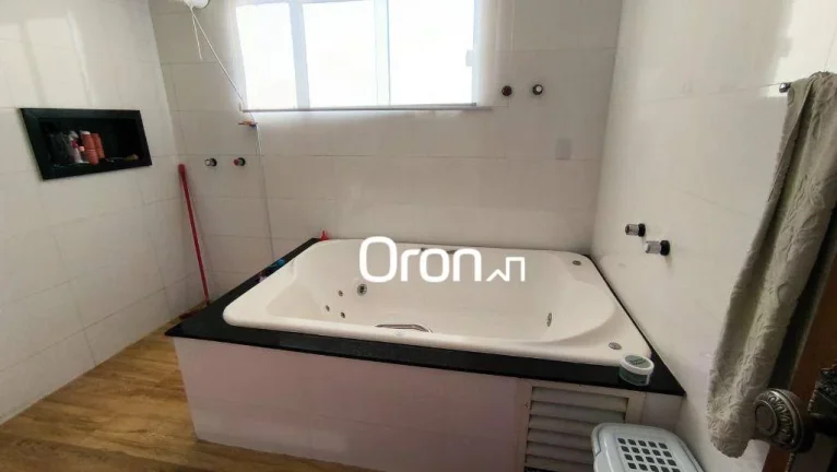 Imagem Sobrado à venda, 447 m² por R$ 1.650.000,00 - Setor Jaó - Goiânia/GO
