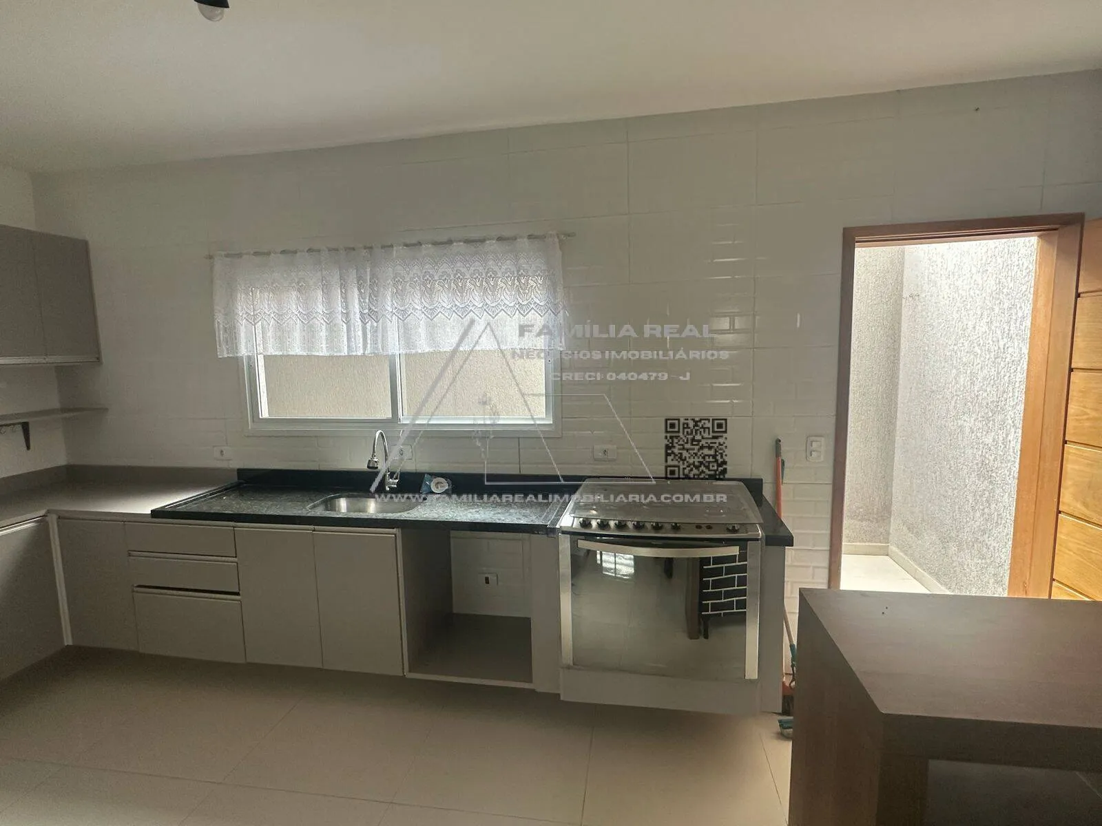 Imagem Sobrado Residencial, à Venda, no Parque Sevilha, na Vila Prudente, com 03 Dormitórios, sendo 01 Suítes, com 04 Vagas de Garagem