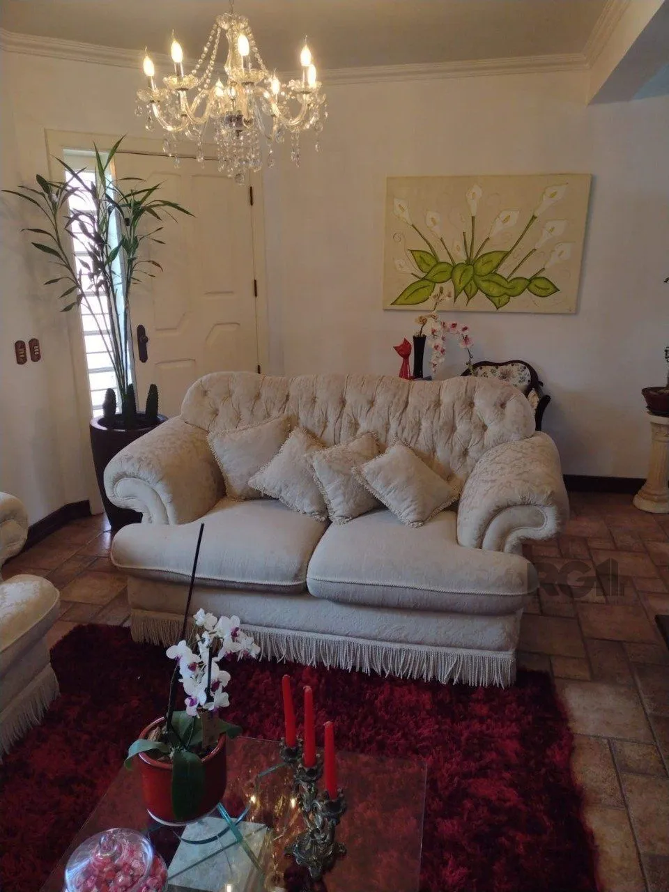Imagem Casa semi mobiliada, 4 dormitórios, 5 vagas Bairro Vila Cachoeirinha