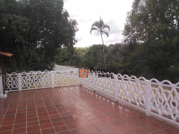 Imagem Chácara com 3 dormitórios à venda, 2040 m² por R$ 1.350.000,00 - Jardim Estância Brasil - Atibaia/SP