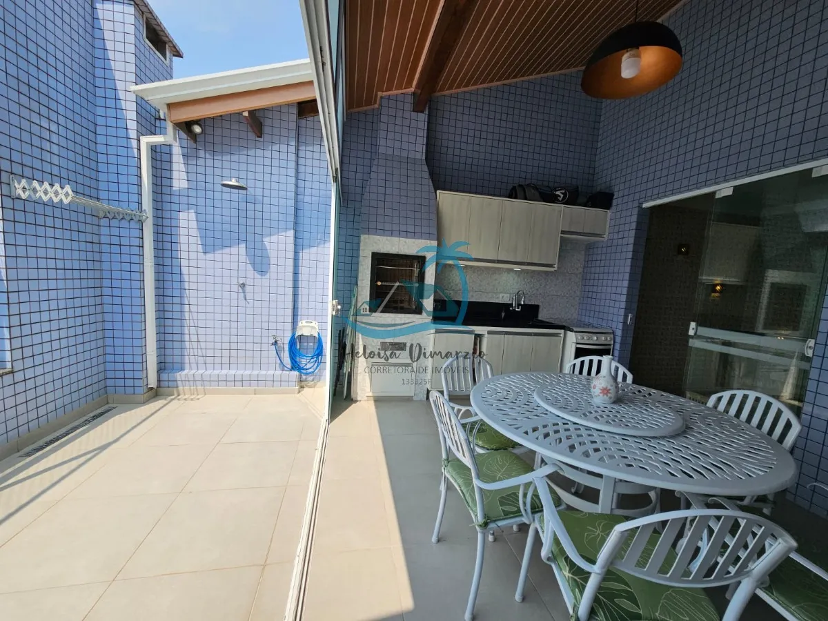 Imagem Belíssima cobertura duplex reformada, com 3 dormitórios, à venda a 350m da orla do Itaguá em Ubatuba.