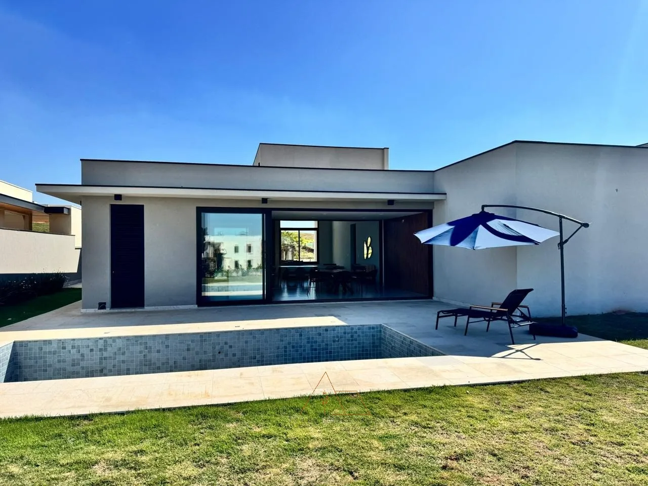 Foto do imóvel: Casa de luxo em condomínio à venda em Itu-SP, Campos de Santo Antônio II: 4 quartos, 4 suítes, 2 salas, 6 banheiros, 4 vagas de garagem, 319,59m².