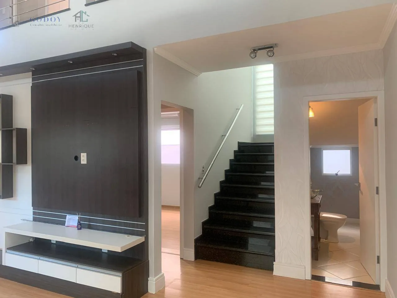 Imagem Conforto e lazer completos: casa com espaço gourmet, jacuzzi e 4 vagas