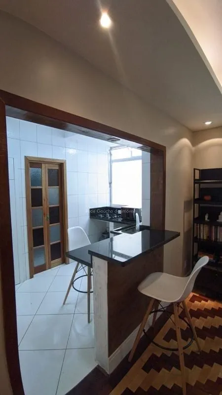 Imagem Apartamento para Venda - 60.5m², 1 dormitório, 2 vagas locadas no prédio - Floresta