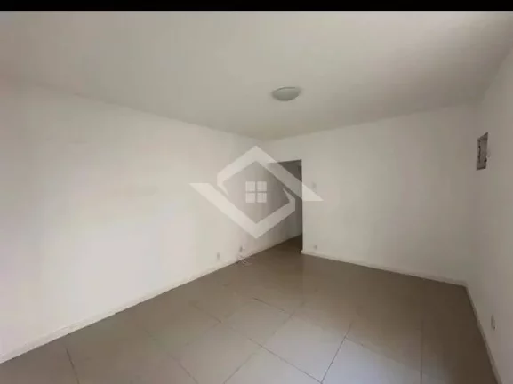 Imagem Apartamento tipo casa na av Atlantica pé na areia, estilo Garden.