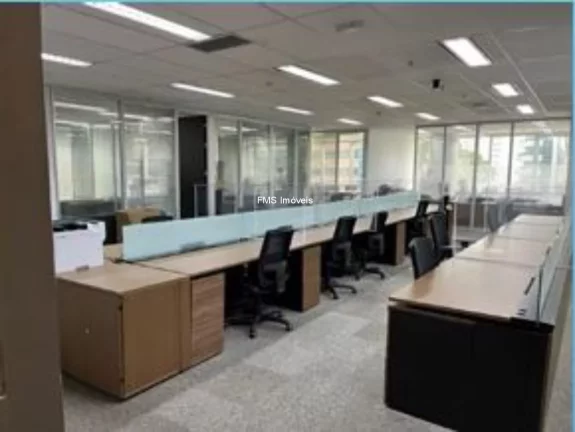 Imagem Andar Comercial de Alto Padrão com 10 Vagas de Garagem na Vila Olímpia, São Paulo-SP