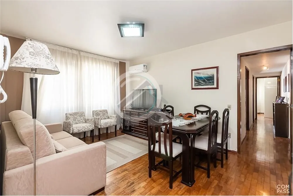 Imagem O apartamento localizado na Av. Getúlio Vargas, no bairro Menino Deus, é uma opção interessante ...