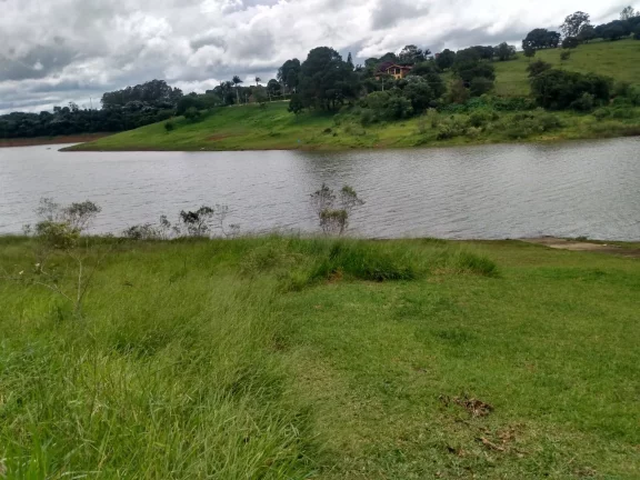 Foto do imóvel Terreno 3.100 m² Pé na Água Piracaia Associação!
