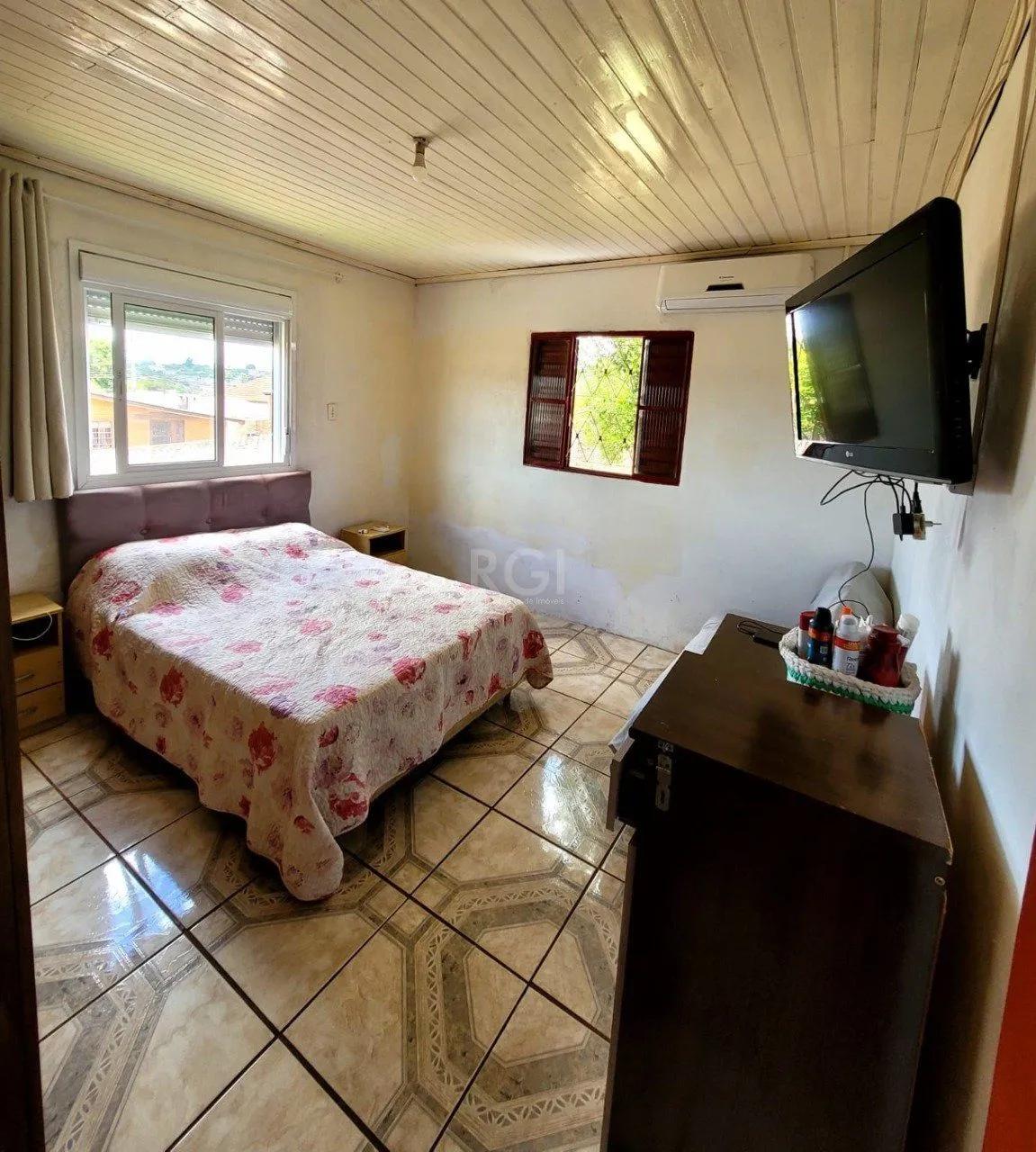 Imagem Casa com 3 quartos, 1 suíte, vaga, varanda, no bairro Hilda, Cruz Alta/RS