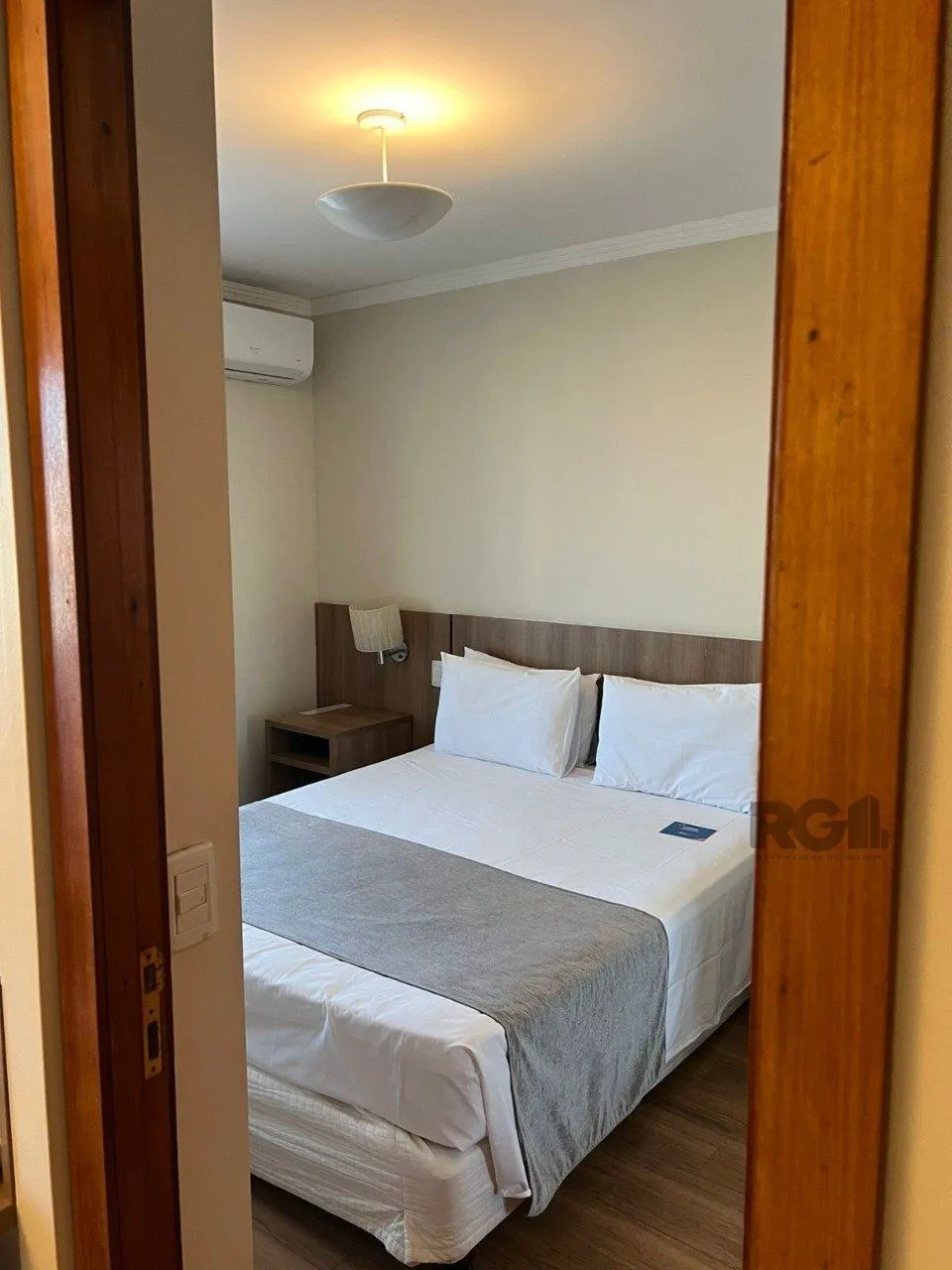 Imagem Flat semimobiliado, uma vaga, no bairro Praia de Belas em Porto Alegre