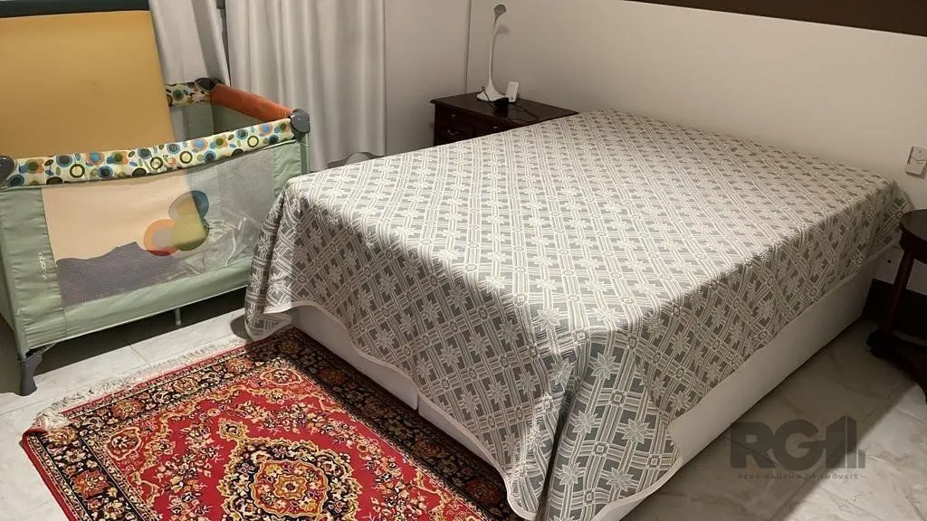 Imagem Casa no Condomínio Rossi 4 Dormitórios