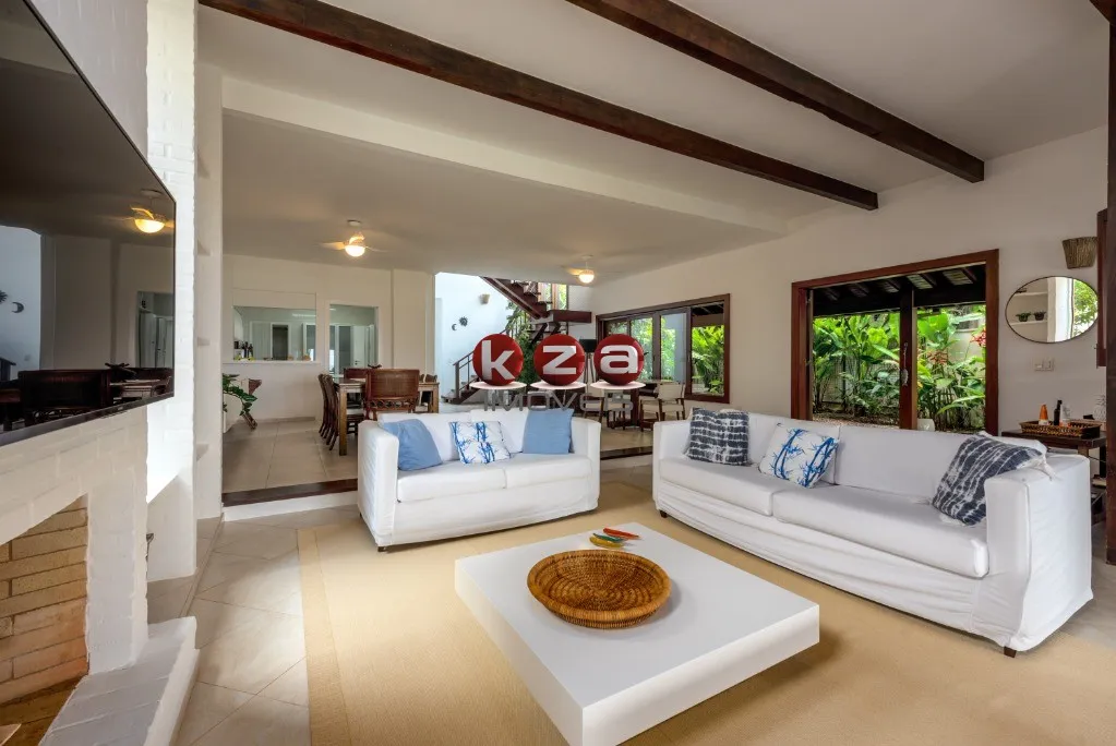 Imagem Mansão de Luxo em Condomínio Exclusivo em Maresias - 5 quartos, 5 suítes, 3 salas, 6 banheiros, 5 vagas, 507m². Venha conferir!