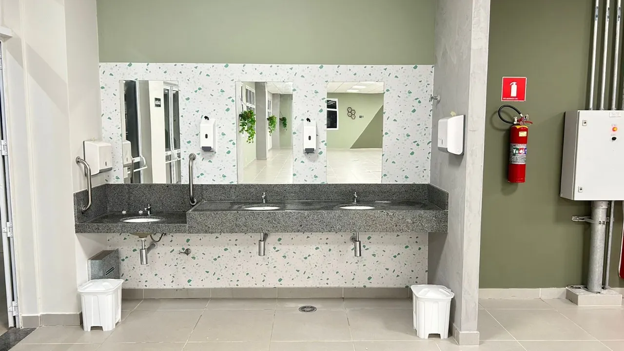 Imagem Alugue já o seu Armazém Industrial de 10.017,65 m² em Betim-MG, bairro São Marcos!