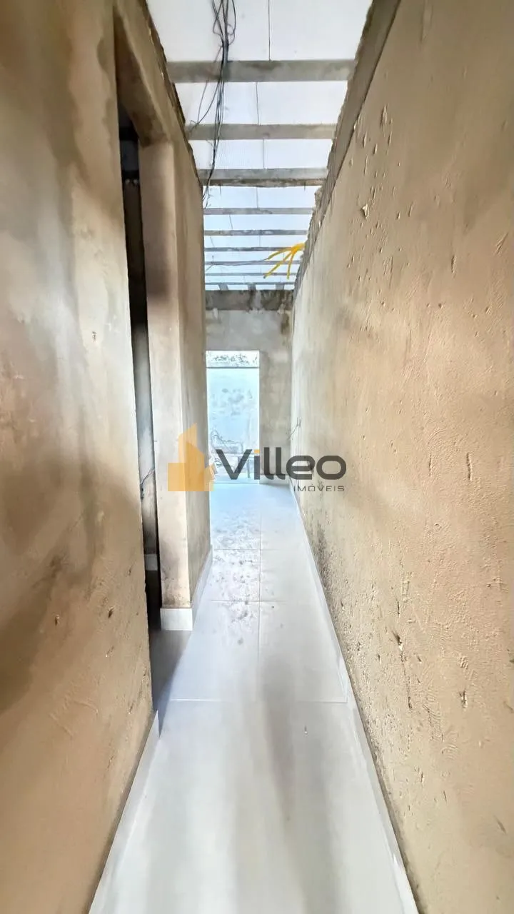 Imagem Apresentamos esta belíssima casa térrea com arquitetura moderna e pé-direito alto de 6 metros, qu...