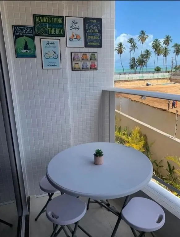 Imagem Apartamento mobiliado em Cabo Branco, 2 quartos sendo 1 suíte, lazer completo, piscina com vista e localização estratégica em João Pessoa.