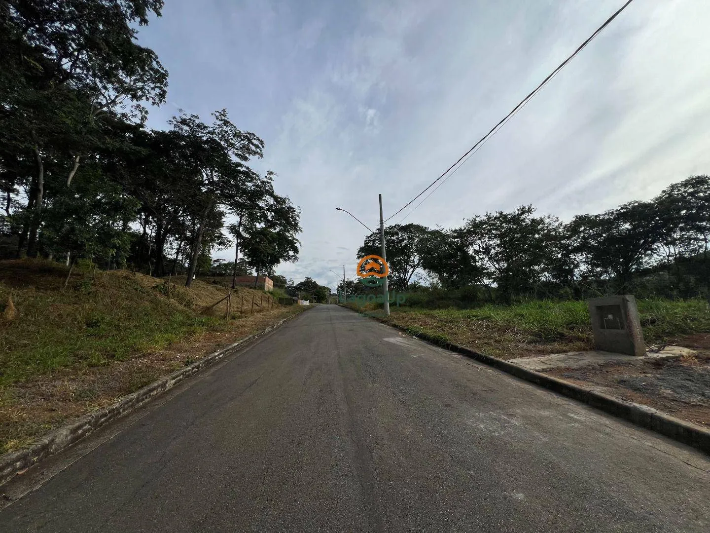 Imagem Terreno à venda, 1000 m² por R$ 280.000 - Condomínio Versailles Ville de France - Lagoa Santa/MG