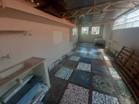 Imagem Casa com 4 Quartos e 2 banheiros à Venda, 400 m²