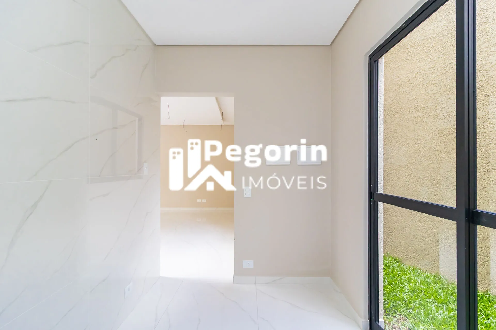 Imagem Sobrado à venda em Curitiba, Uberaba, com 3 quartos, 107,00m²