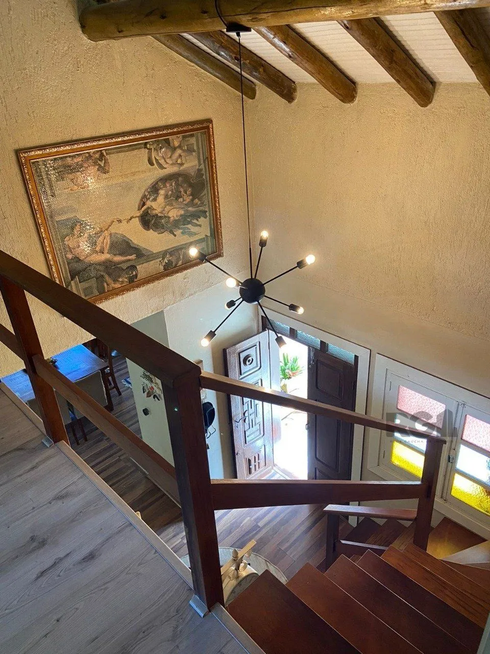 Imagem Casa com 2 suítes, lareira, deck, vaga de garagem - 140m² no bairro Laje de Pedra, Canela/RS