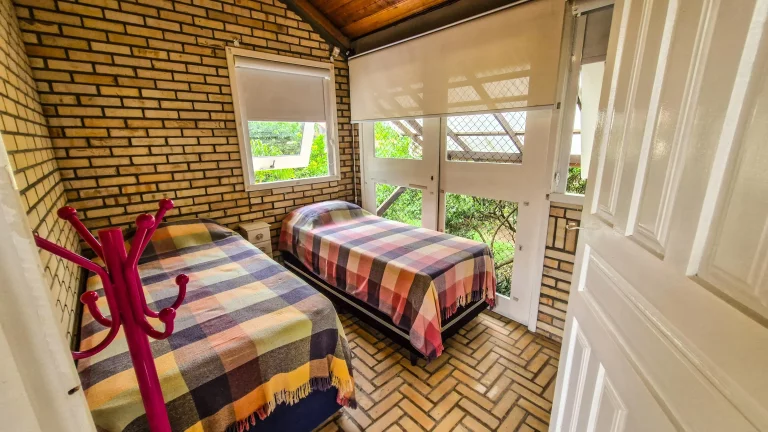 Imagem Encantadora Casa à Venda na Praia do Rosa, Imbituba - SC