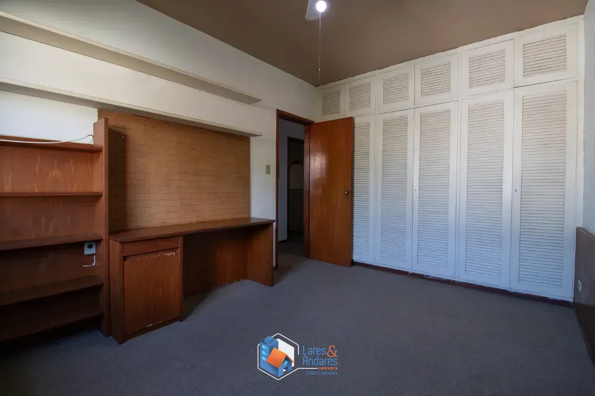 Imagem Sobrado para venda em Moema com 5 quartos, sendo 1 suíte, 209m²