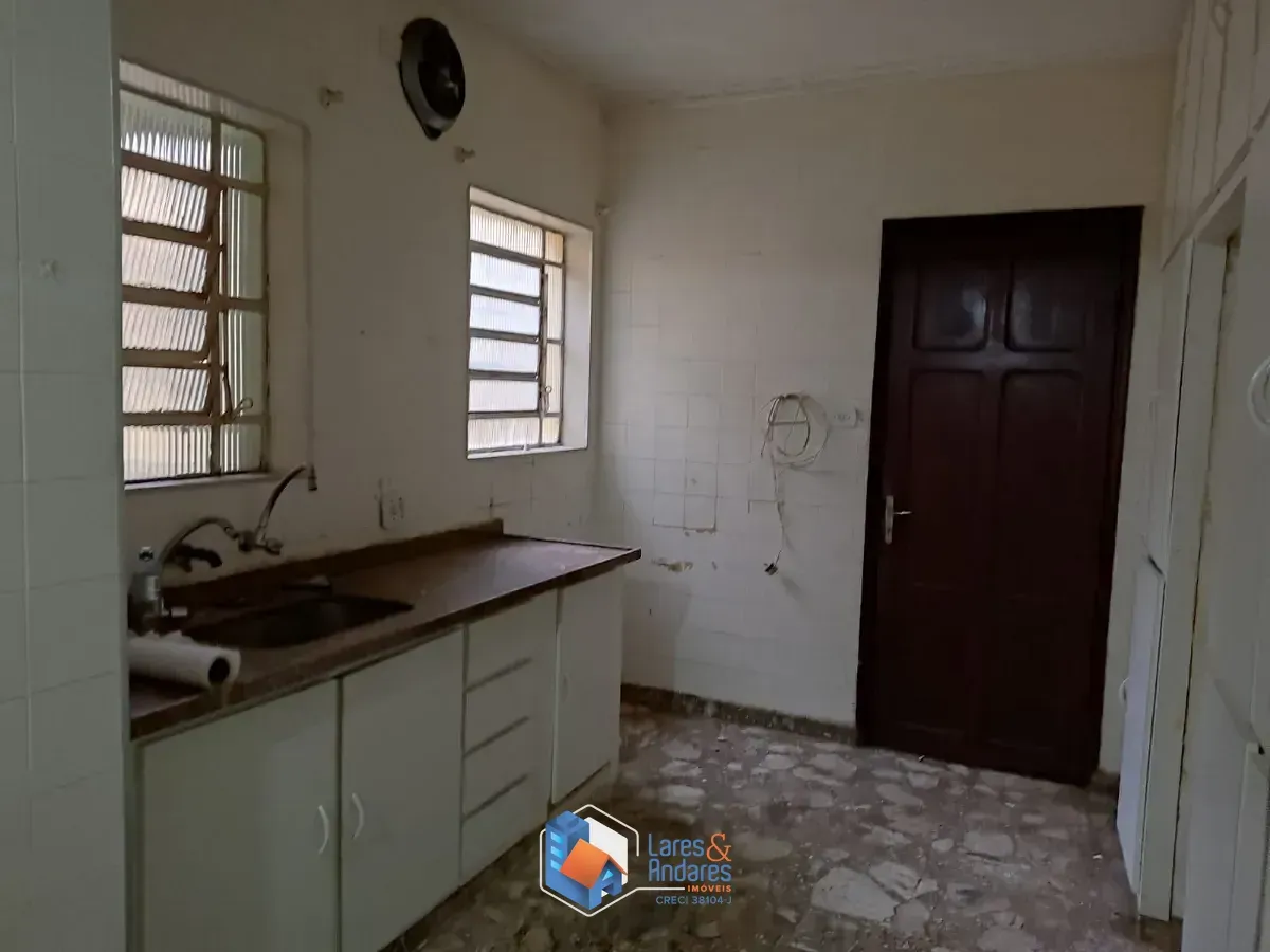 Imagem Casa para venda em Água Branca com 3 quartos, sendo 2 suítes, 228m²