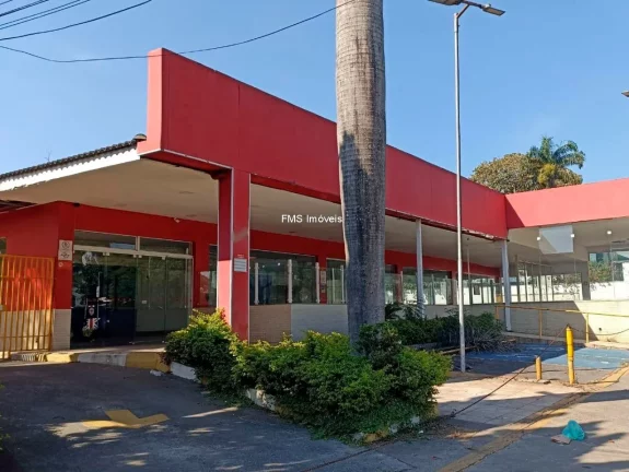 Foto do imóvel Imóvel comercial em Interlagos: 47 vagas de garagem e 562,18m² de área disponíveis para locação em SP.