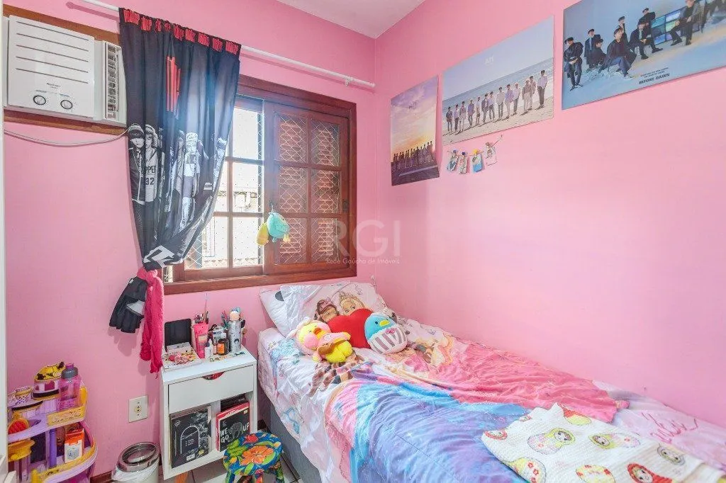 Imagem Casa 160m² - 3 dormitórios, 1 suíte, churrasqueira, terraço e 2 vagas de garagem no Guarujá