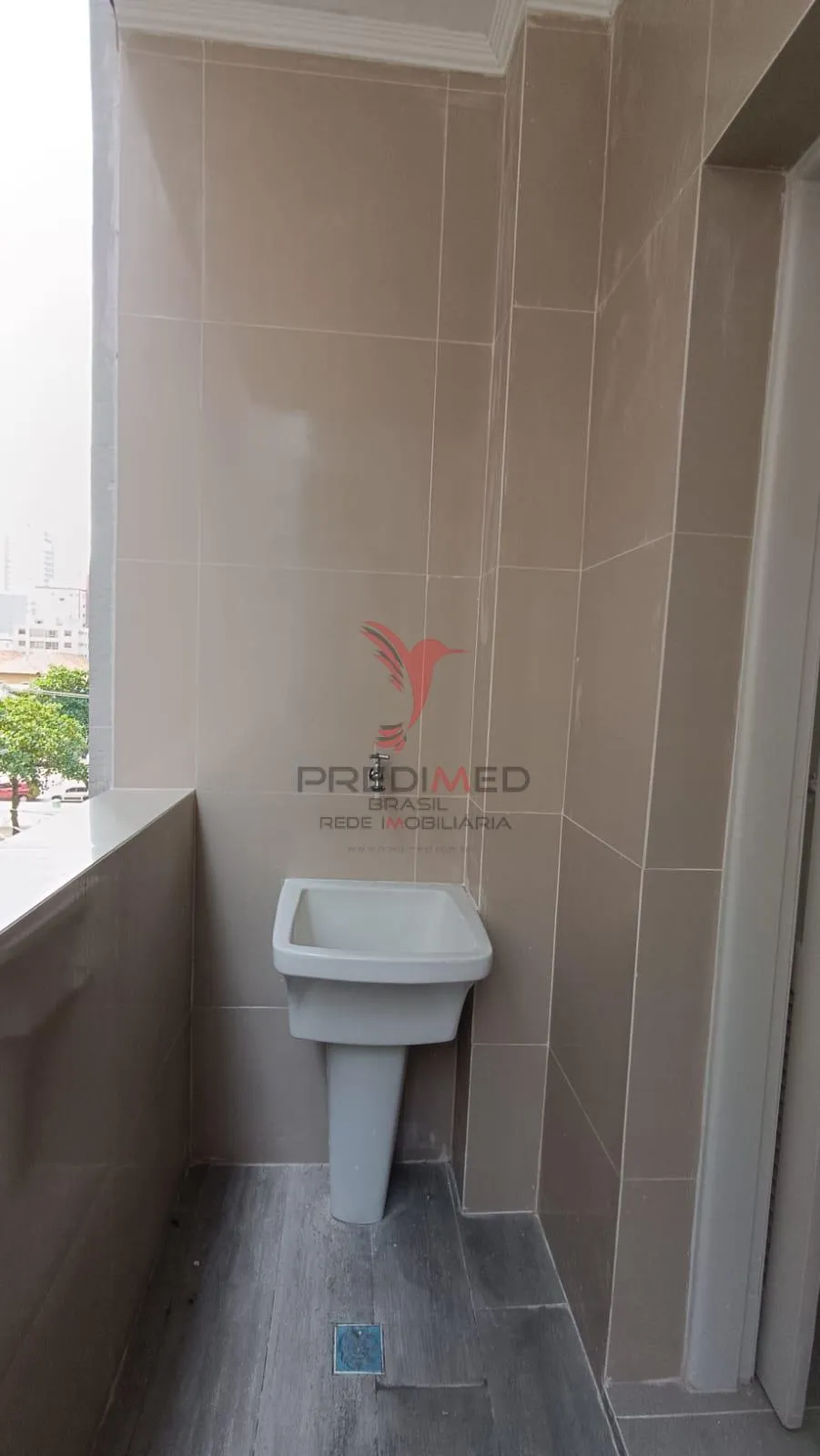 Imagem Apartamento todo reformado com 1 Dormitório com suite a 100 m da Praia