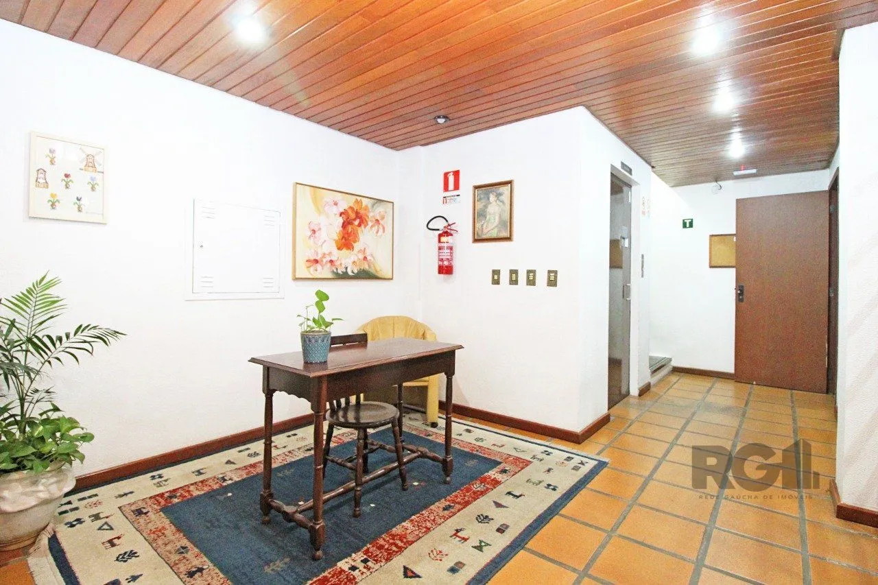 Imagem Apartamento de dois dormitórios e dois banheiros no bairro Bom Fim / Rio Branco em Porto Alegre!