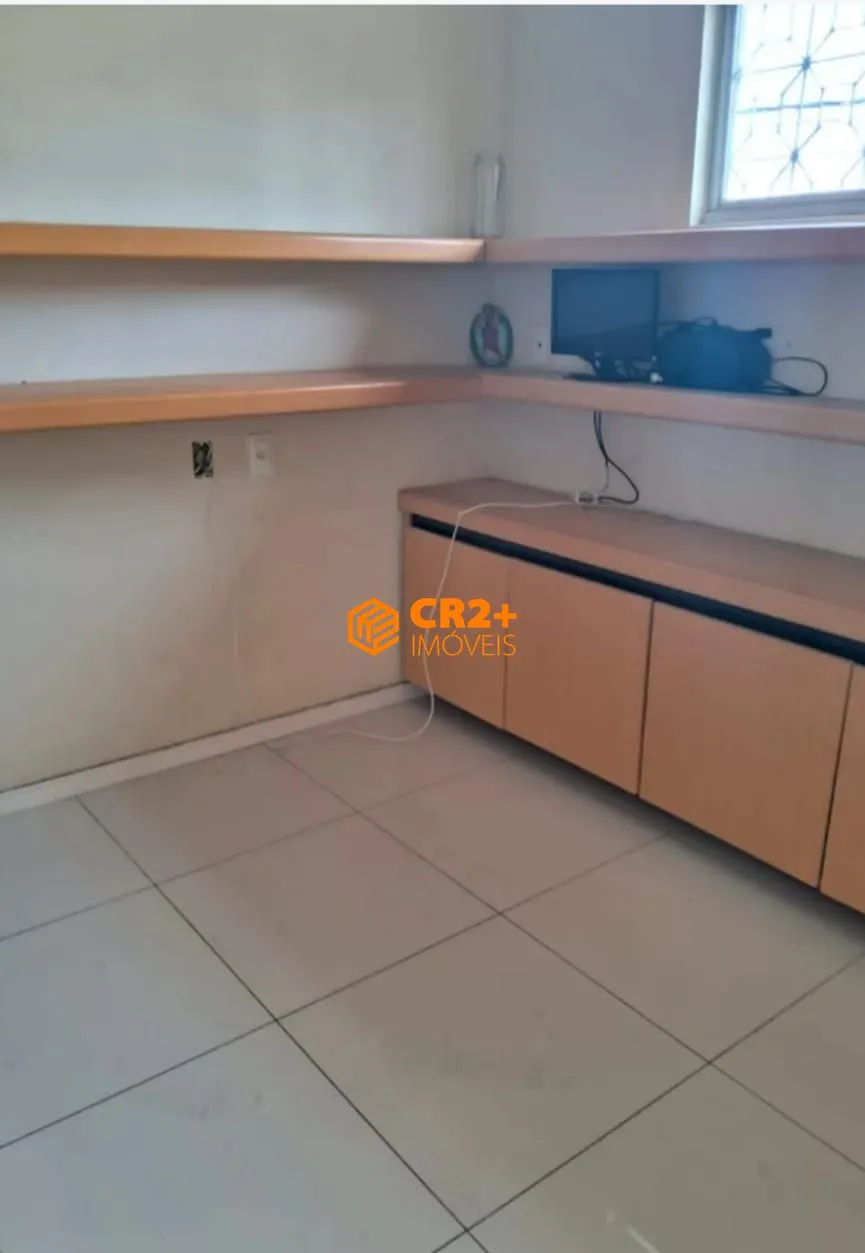 Imagem Vendo casa 05 quartos, 03 suites, 3 vagas de garagem, 490m2 em Candeias.